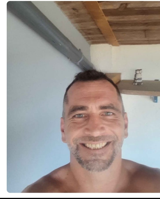 Profil de Nhat, 45 ans, Libertine à Claresholm