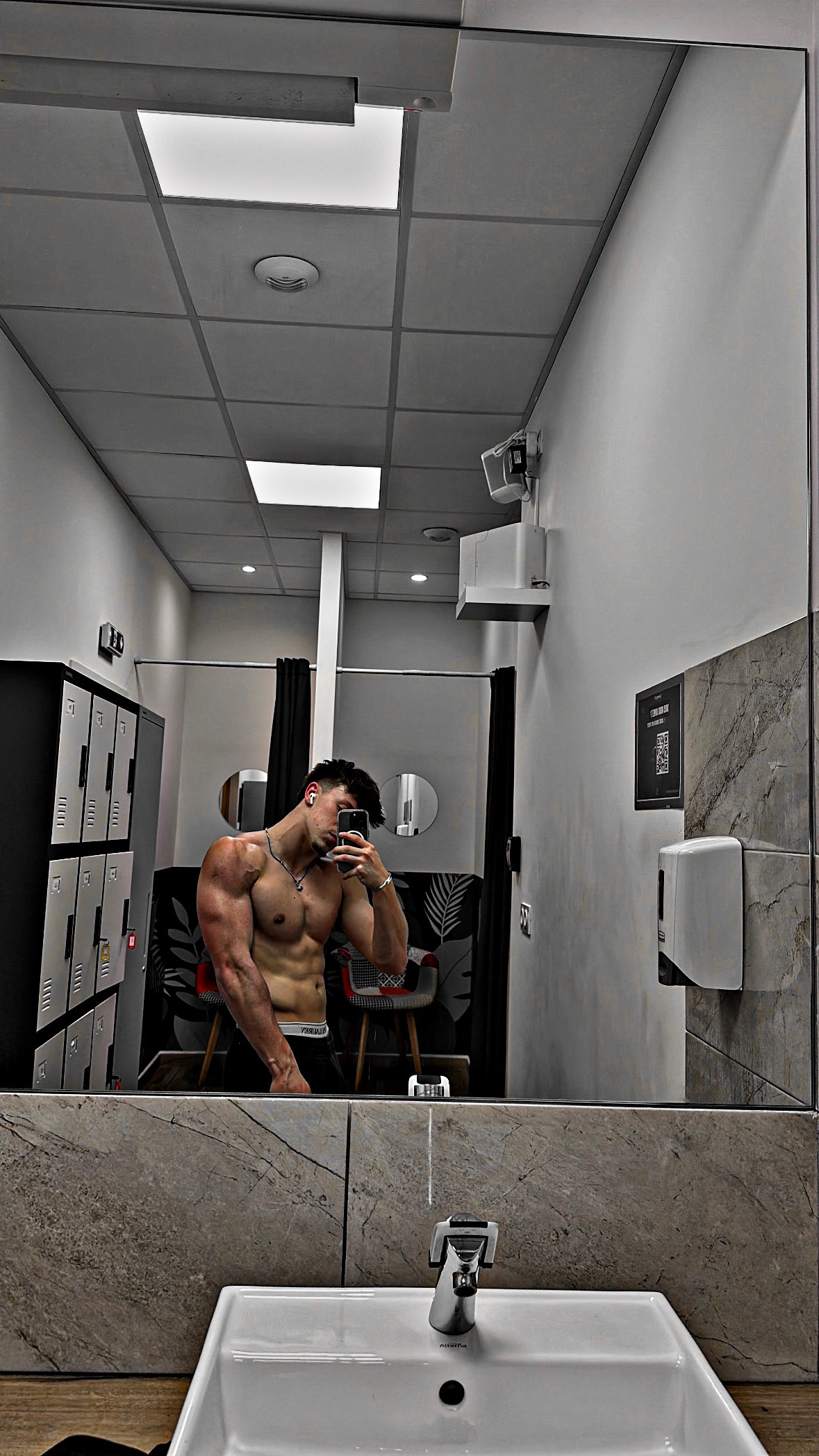 Profil de Alin, 20 ans, Libertine à Tarbutt