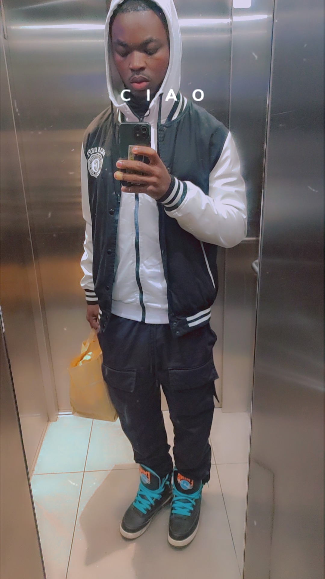 Profil de Kayvan, 23 ans, Libertine à Nouvelle