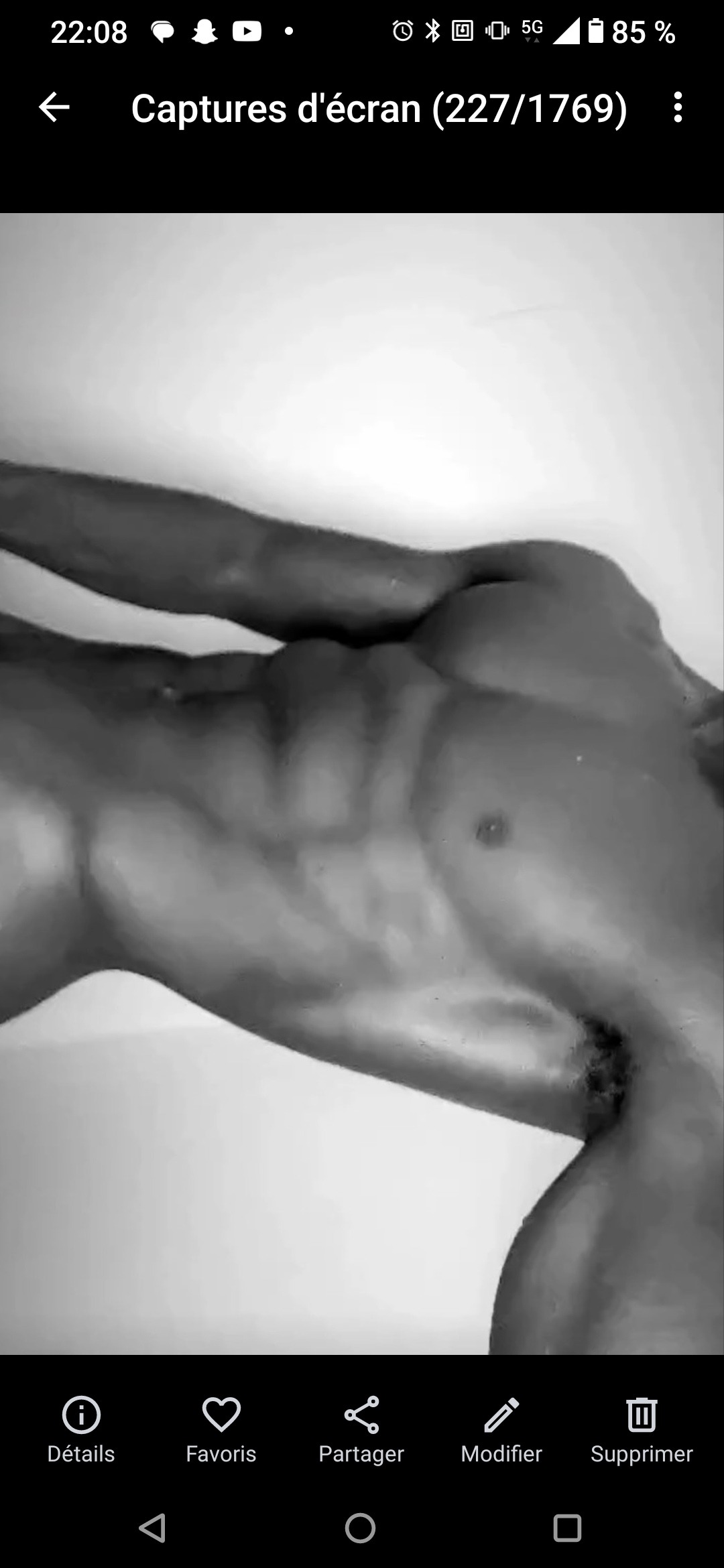 Profil de Guénael, 25 ans, Libertine à Neuville