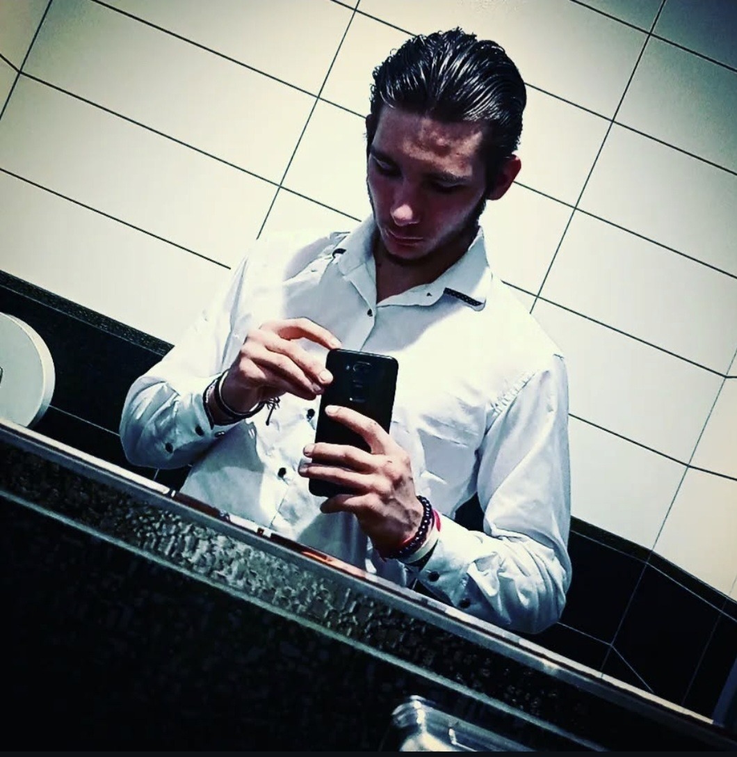 Profil de Umutcan, 20 ans, Libertine à Hay River