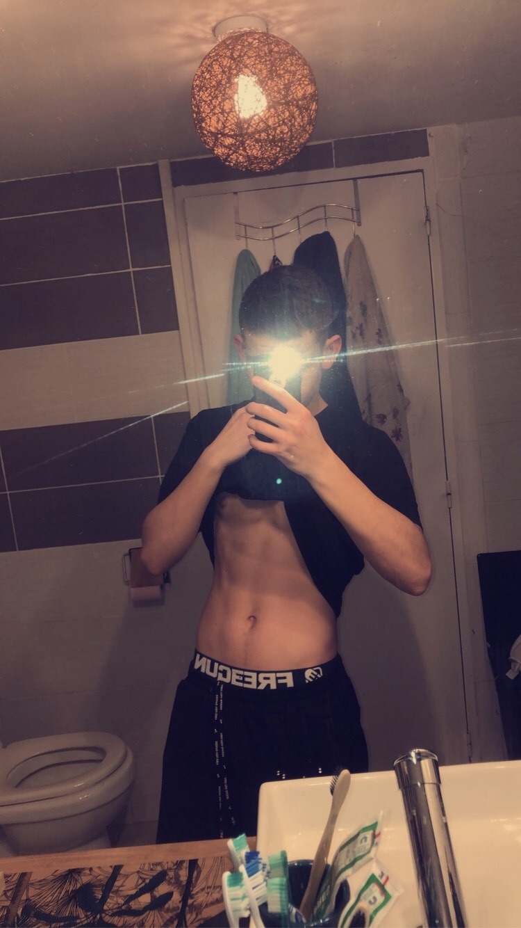 Profil de Lyas, 23 ans, Libertine à Saint-Robert