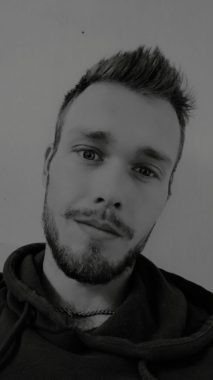 Profil de Korentin, 31 ans, Libertine à Low