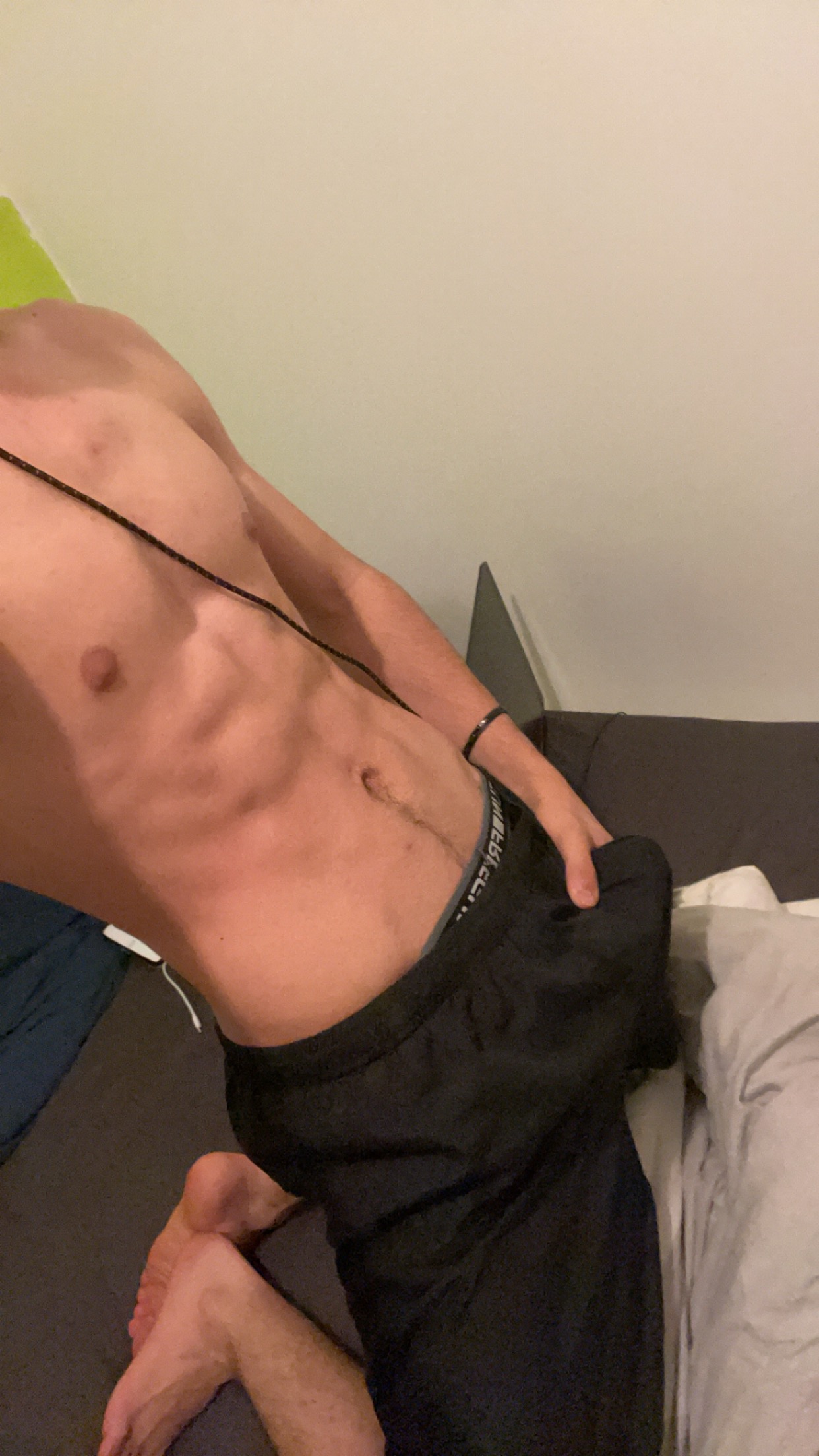 Profil de Almir, 23 ans, Libertine à Grimsby