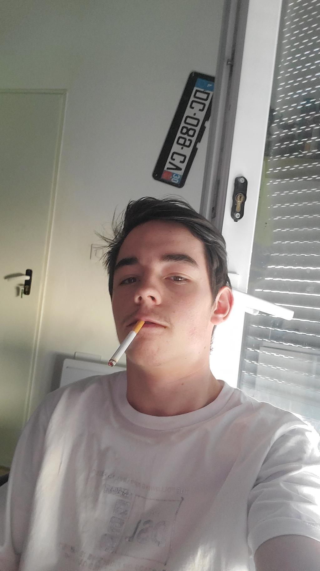 Profil de Phuong, 23 ans, Libertine à La Loche